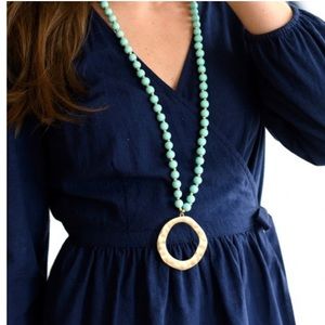 MINT AND GOMD BEADED NECKLACE WITH GOLD CIRCLE MEDALLION